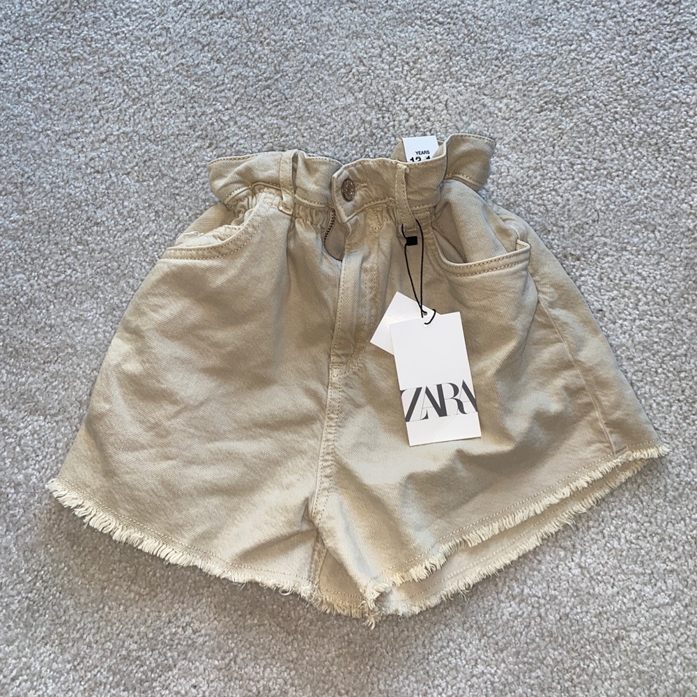 Brand new Zara shorts size 13/14 girls !